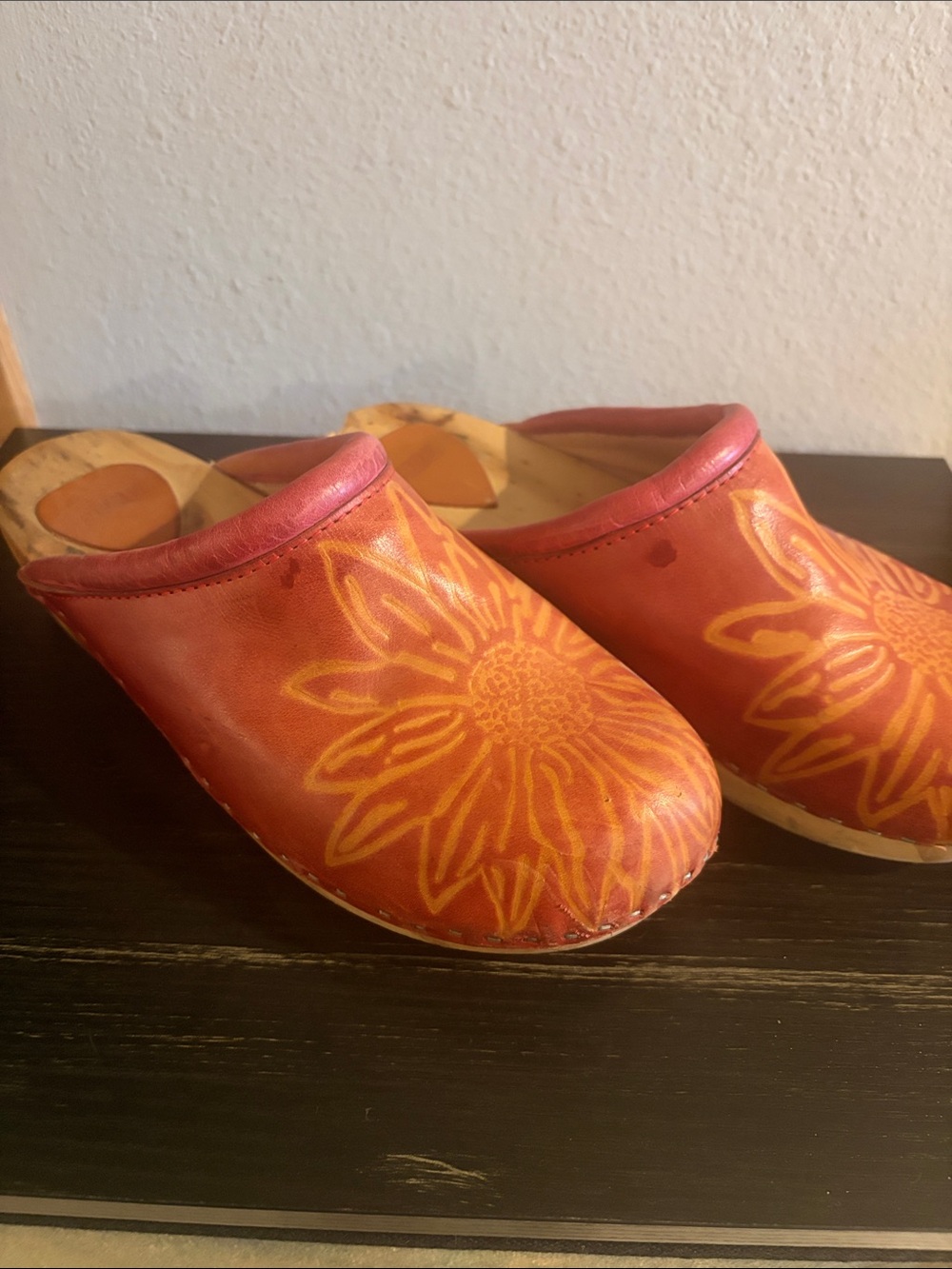 Mere clogs ~ Hand-Painted light red with light yellow Floral etching